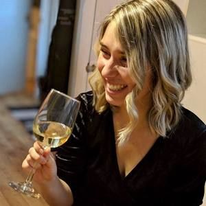 Meet your Posher, Catherine